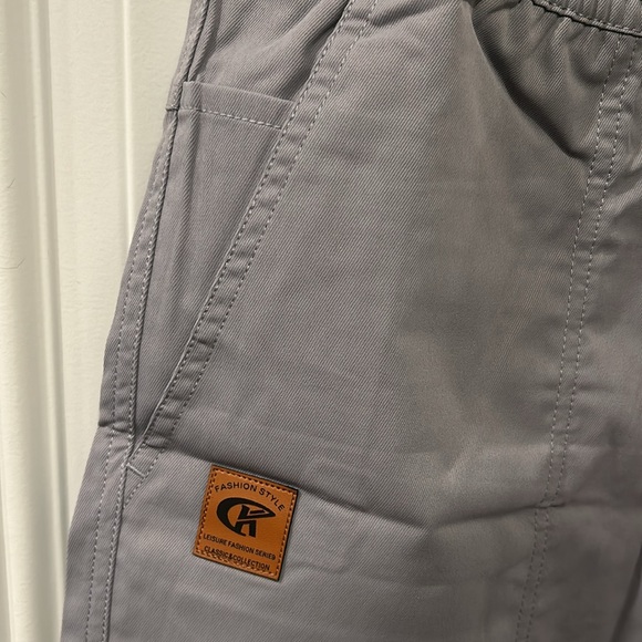 💛NWOT men’s stretch waist grey shorts - Picture 2 of 5